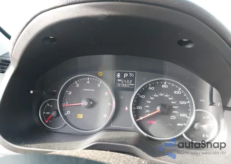 2013 Subaru Outback 2.5I Premium z USA, uszkodzony, nr VIN 4S4BRCCC7D3272146